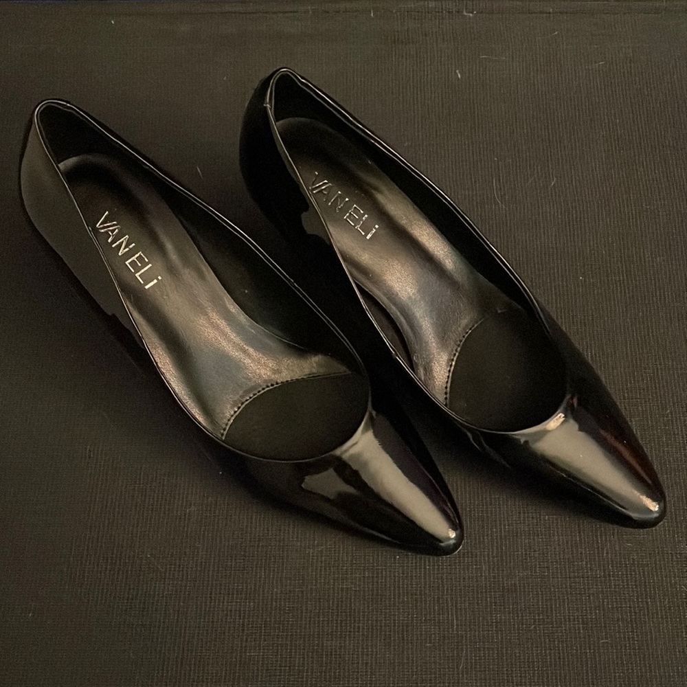 Vaneli black patent kitten heel pump